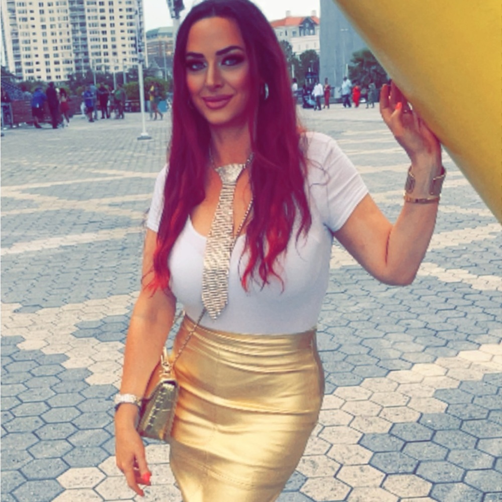 Meet your Posher, Nadia